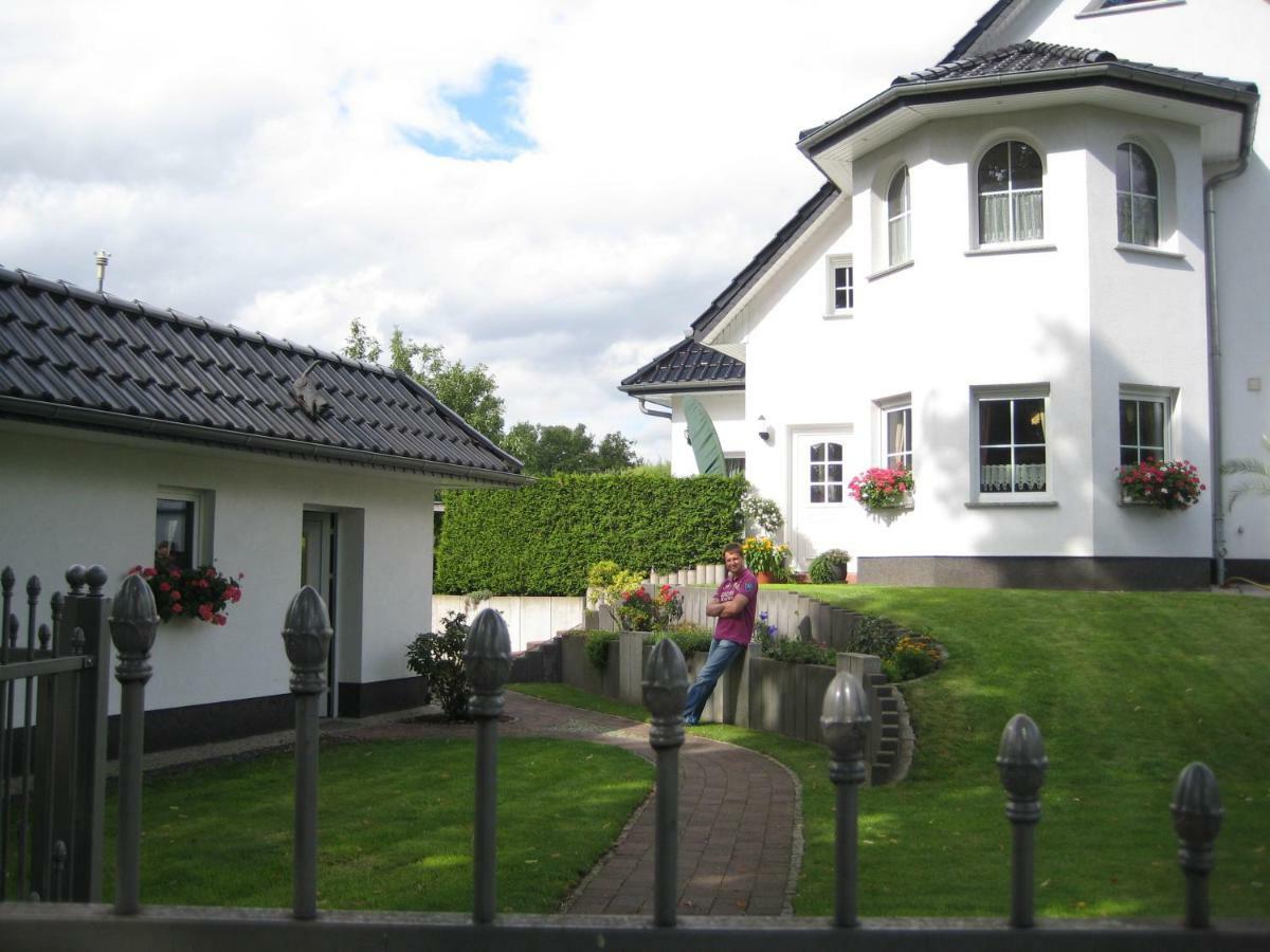 Fewo Buchheim, Hochwertig Und Gemuetlich, 5Min Zur S-Bahn Apartment Hoppegarten Bagian luar foto